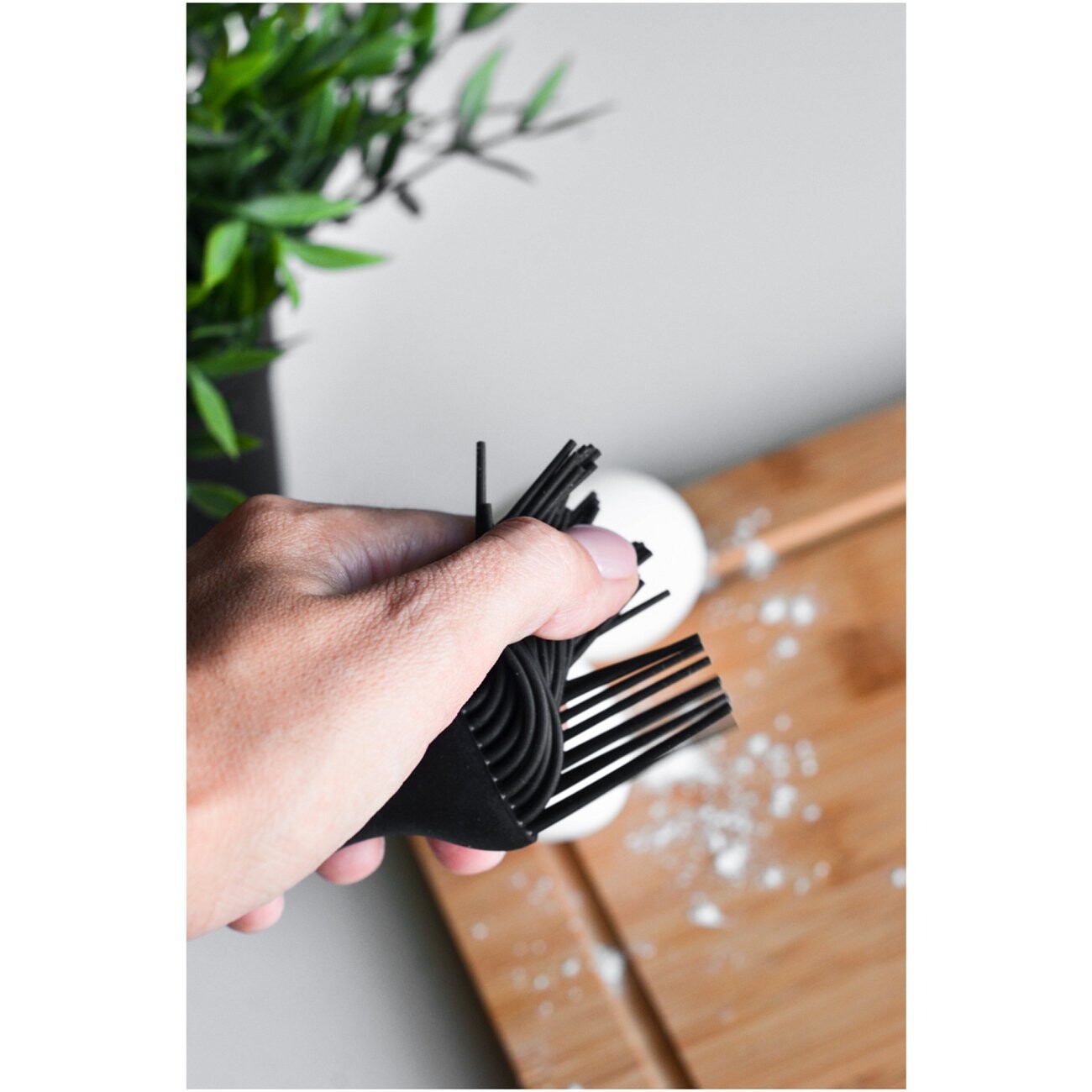 Кисть для гриля силиконовая черная Grillborste - изображение 3