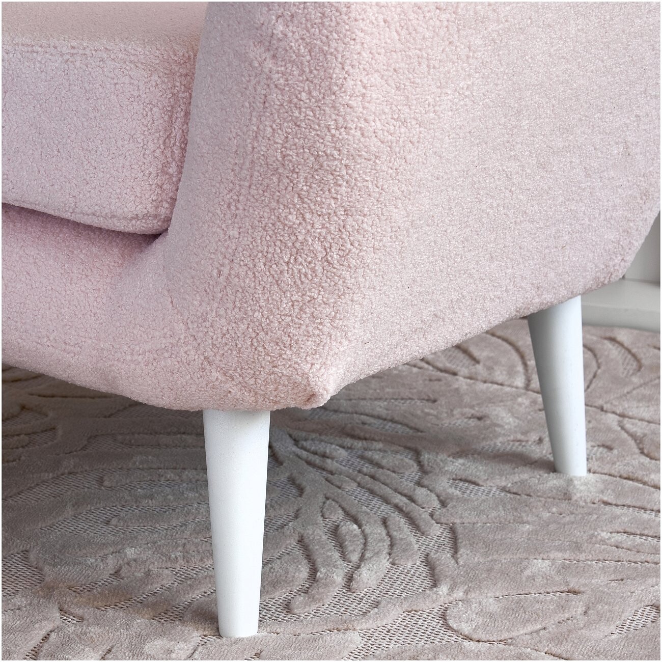 Кресло с мягкими подлокотниками меховое "Релакс", нежно-розовое - изображение 3