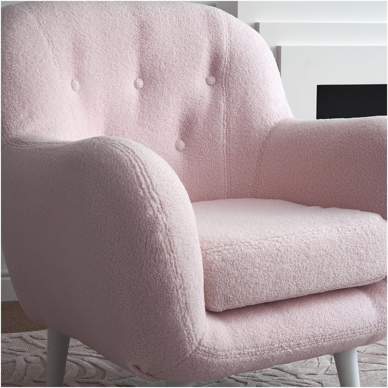 Кресло с мягкими подлокотниками меховое "Релакс", нежно-розовое - изображение 4