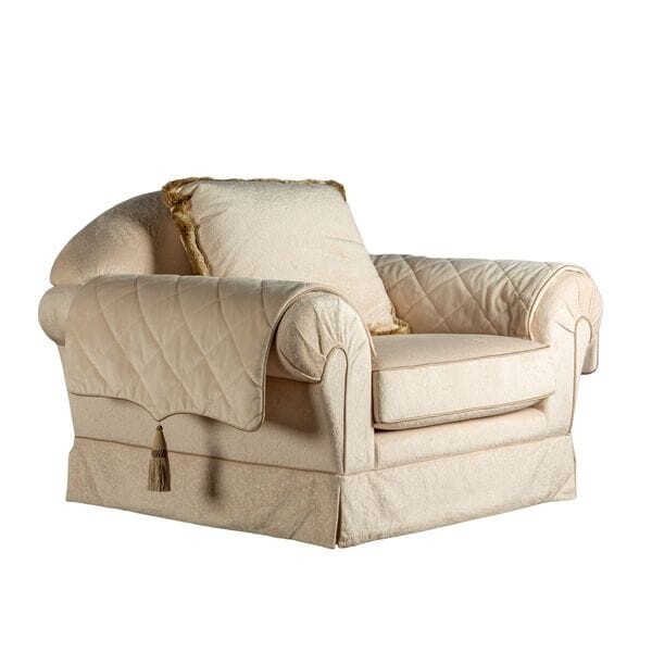 Кресло мягкое с подушкой бежевое Romano