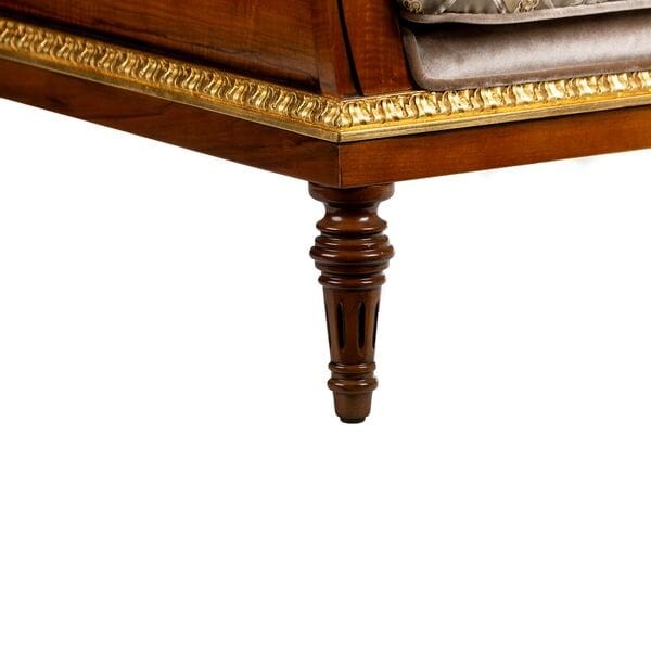Кресло классическое коричневое с фигурными ножками Donizetti