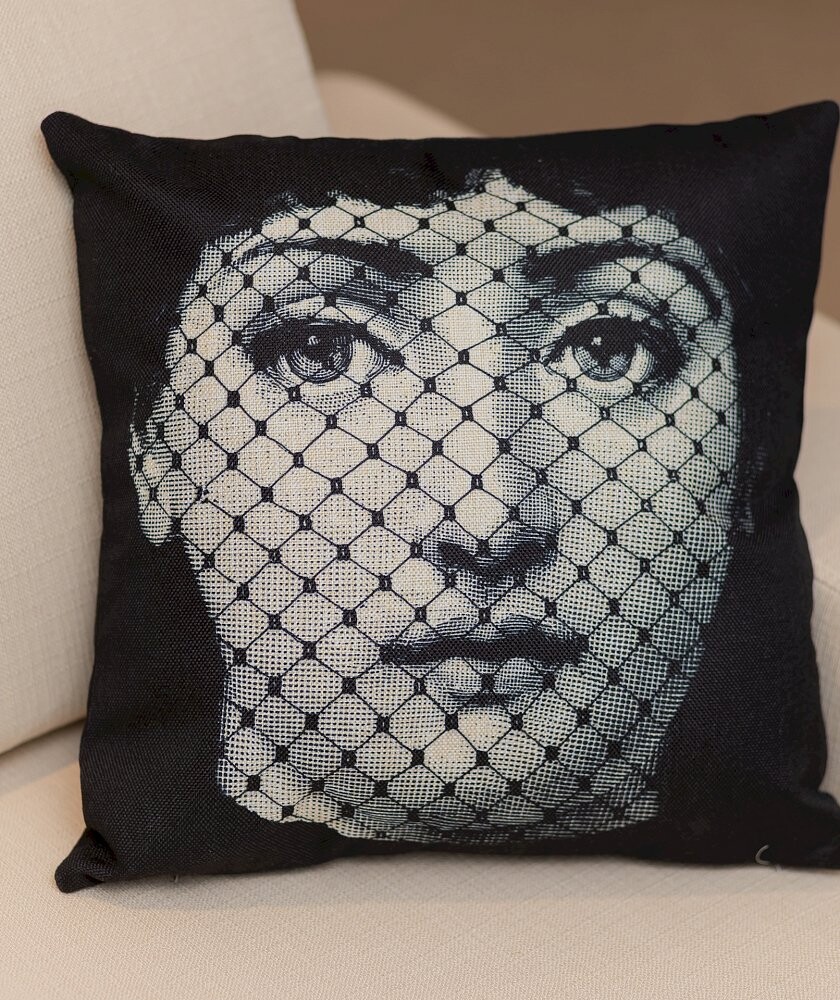 Подушка с портретом Лины Пьеро Форназетти Veil