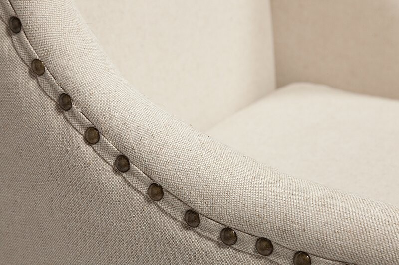 Кресло с мягкими подлокотниками белое Nailhead Fabric Armchair - изображение 5