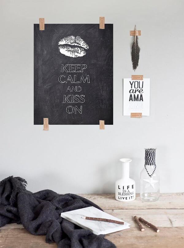 Постер Keep calm and kiss А3