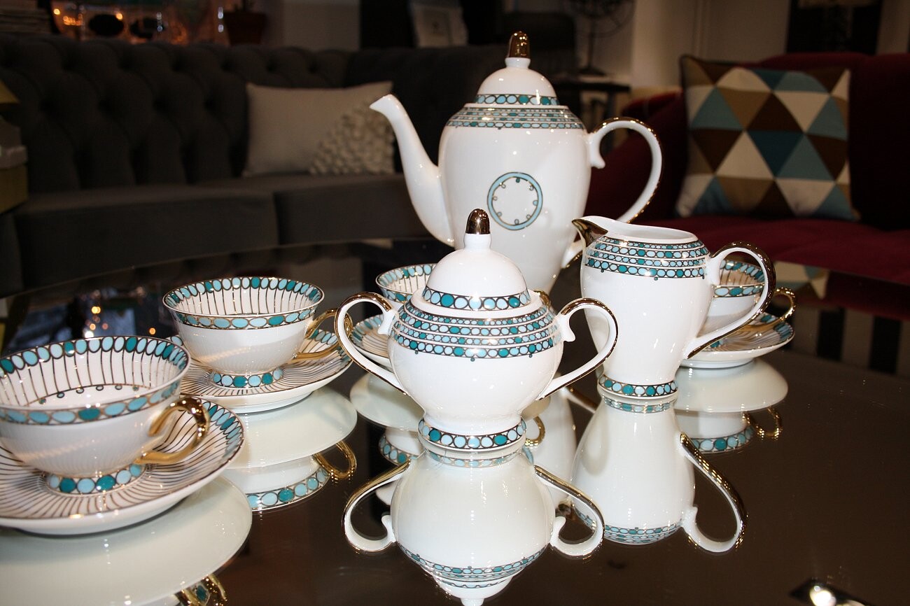 Мусульманская посуда. Чайный сервиз 11 предметов burisa, белый, голубой. Burisa бело голубой столовый сервиз. Чайный сервиз Орфей голубой. Ilmenau чайный сервиз бело-синий.