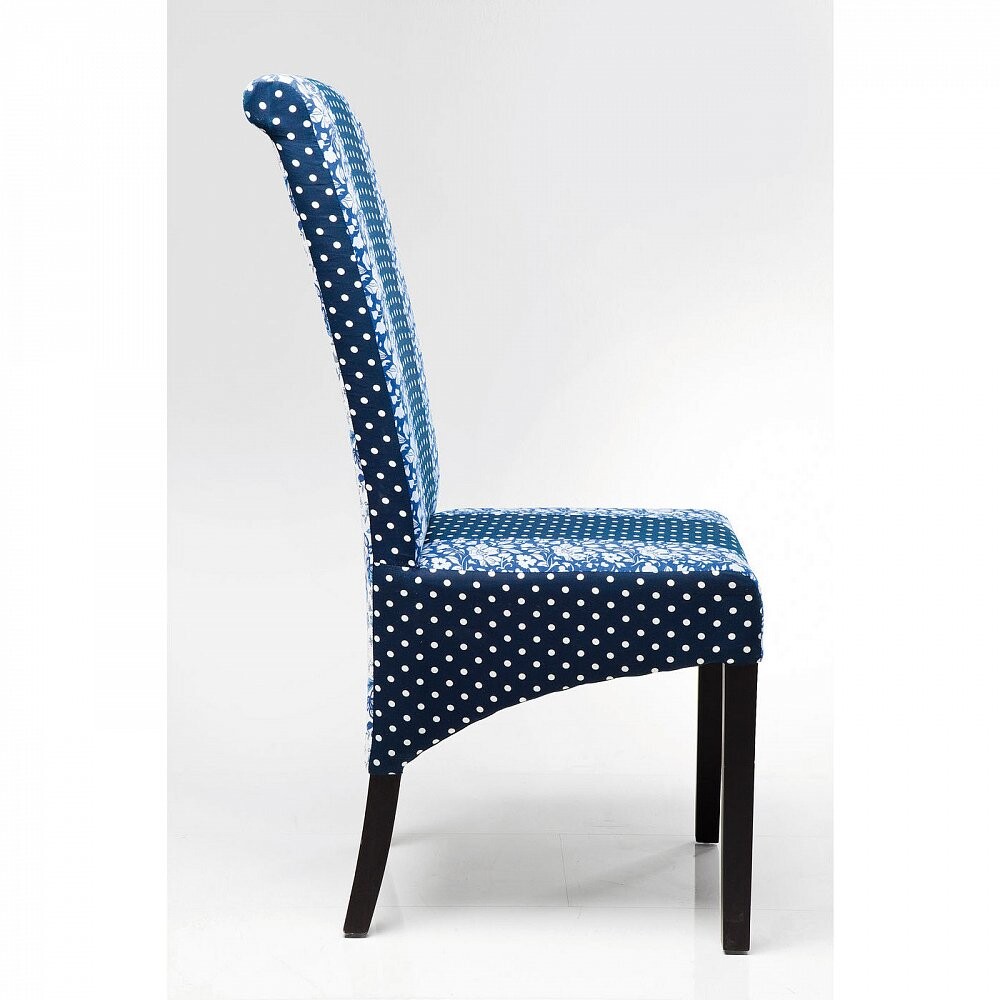 Синие стулья с орнаментом