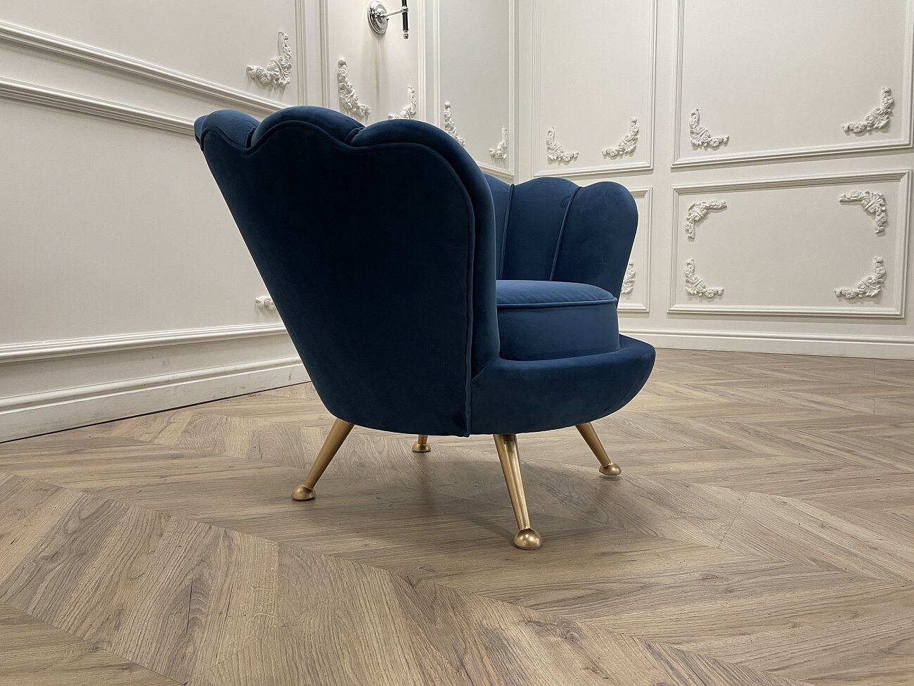 Кресло с мягкими подлокотниками синее Trapezium - изображение 8