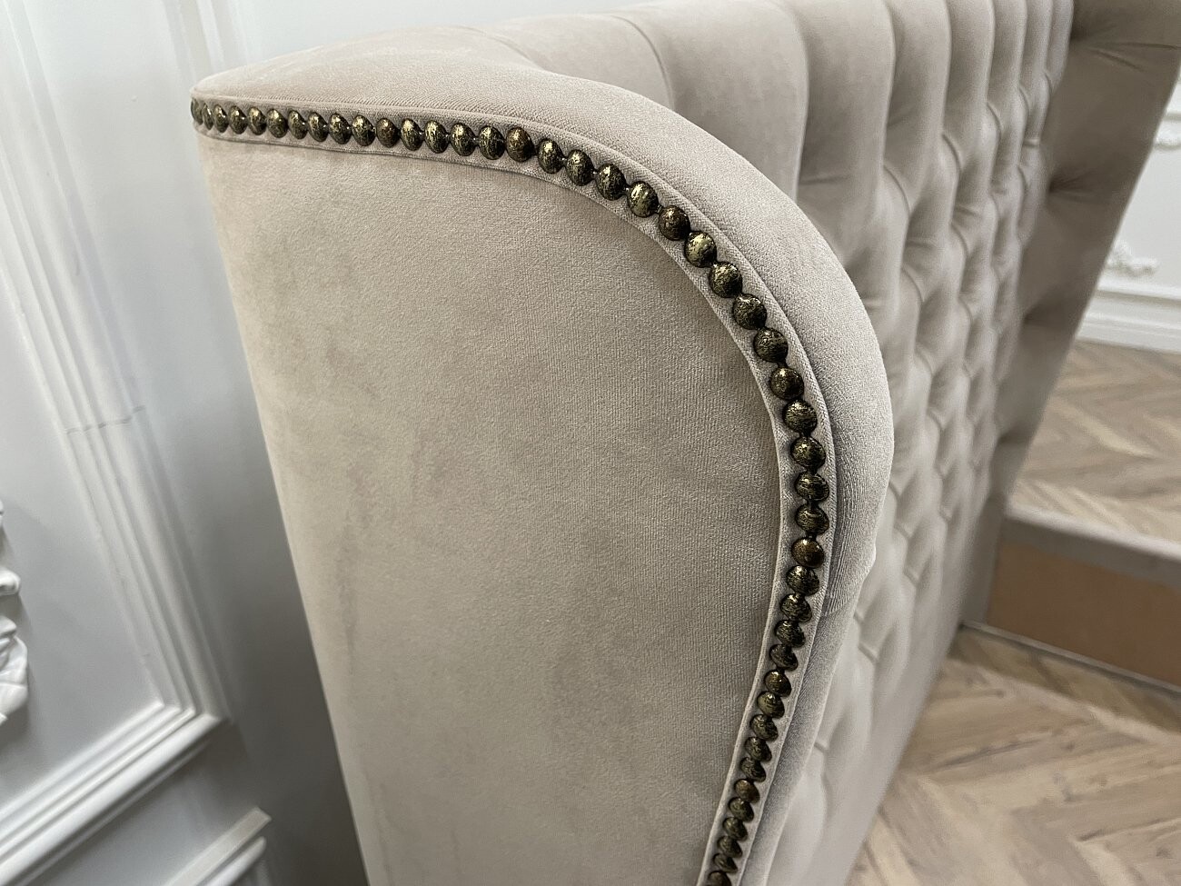 Кровать Henbord двуспальная с мягким изголовьем 180х200 кремовая - изображение 4