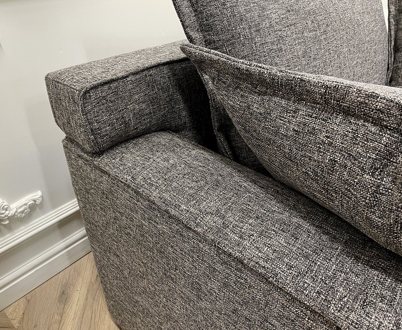 Кресло с мягкими подлокотниками бежевое Katina - изображение 10