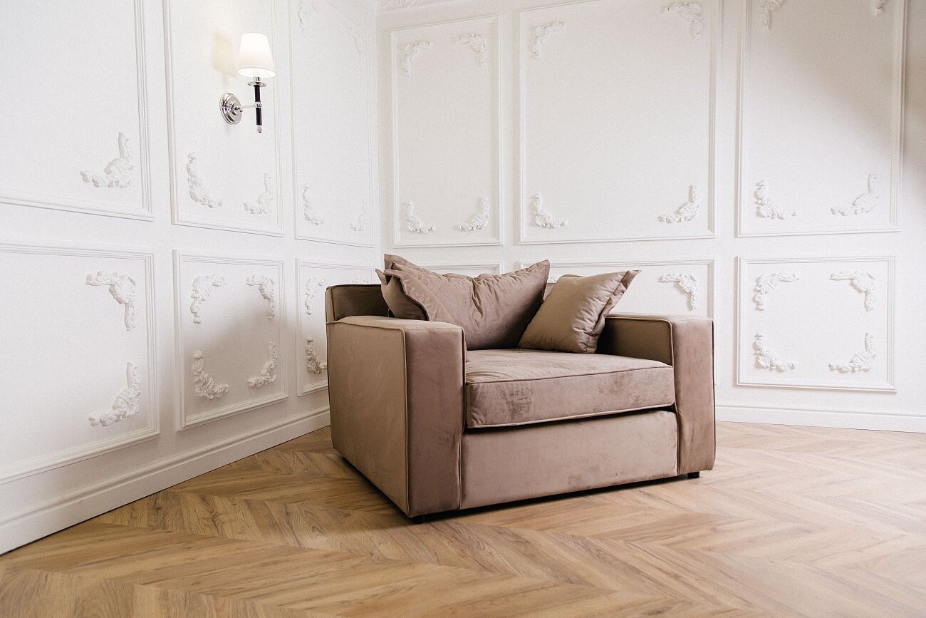 Кресло с мягкими подлокотниками бежевое Katina - изображение 2