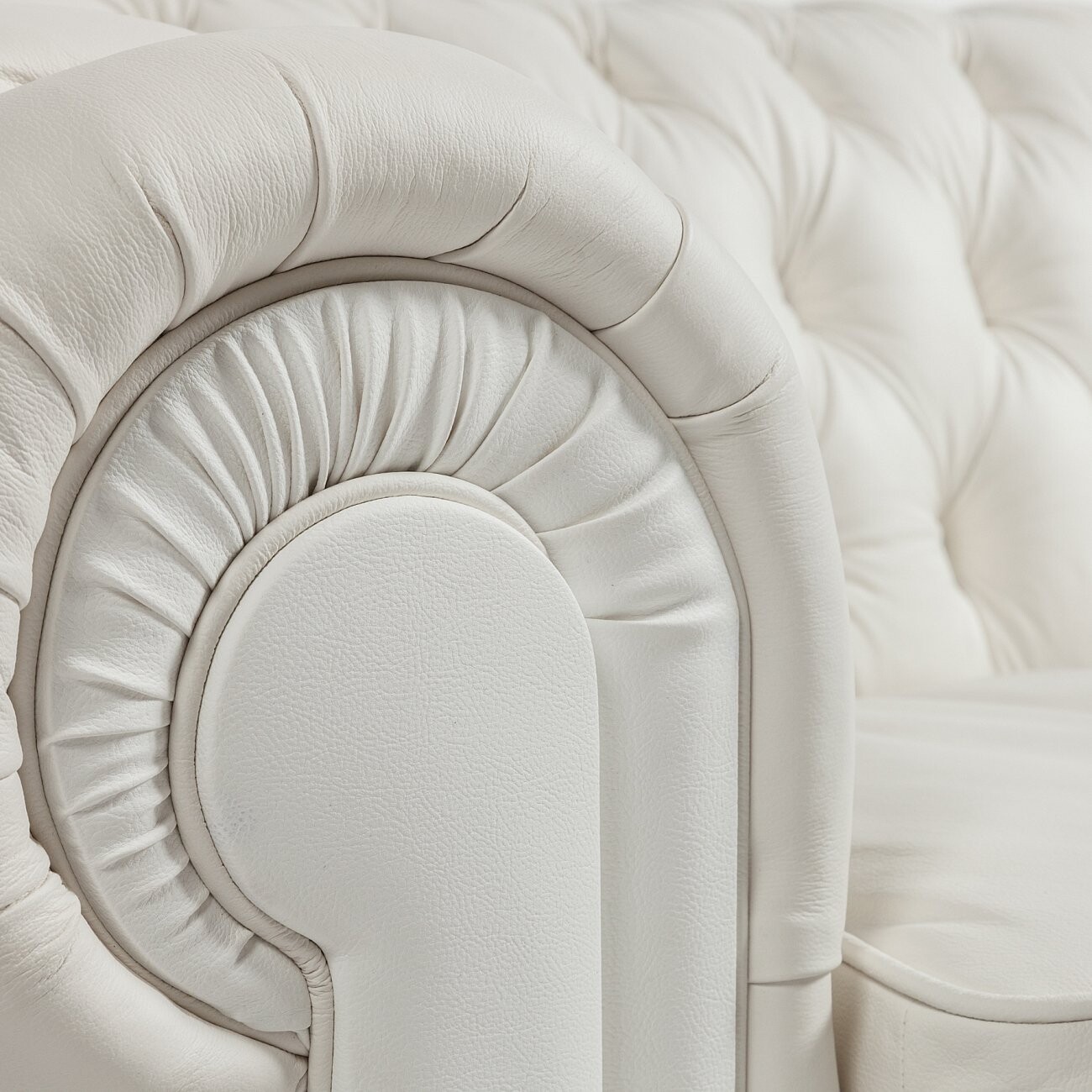 Диван Честерфилд прямой белый - изображение 2