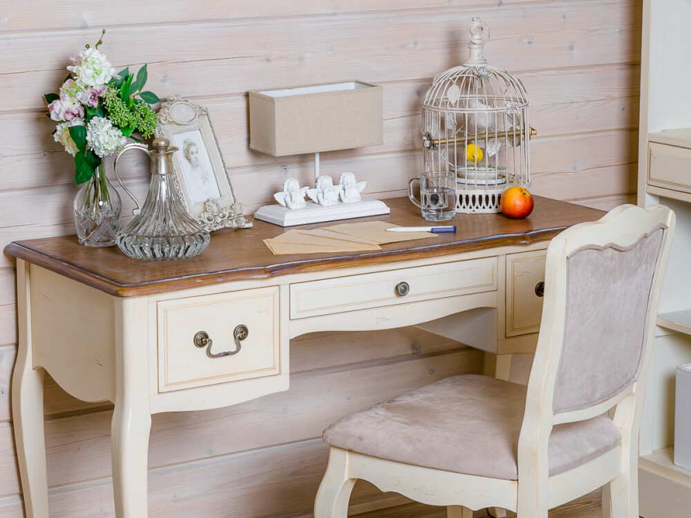 Письменный стол белый с ящиками и деревянной столешницей Mobilier de Maison
