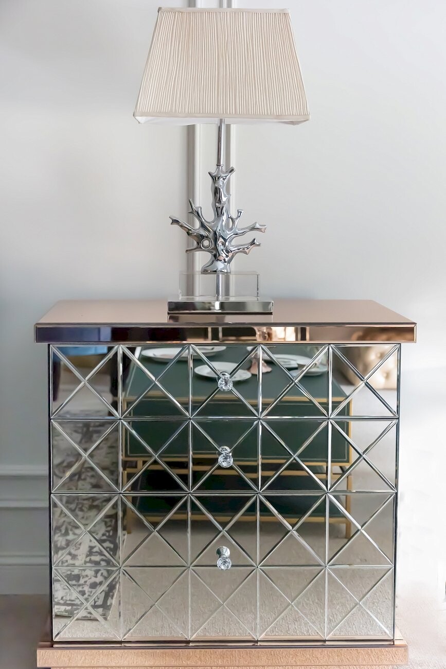 Комод с ящиками коричневый с зеркальными вставками - изображение 6