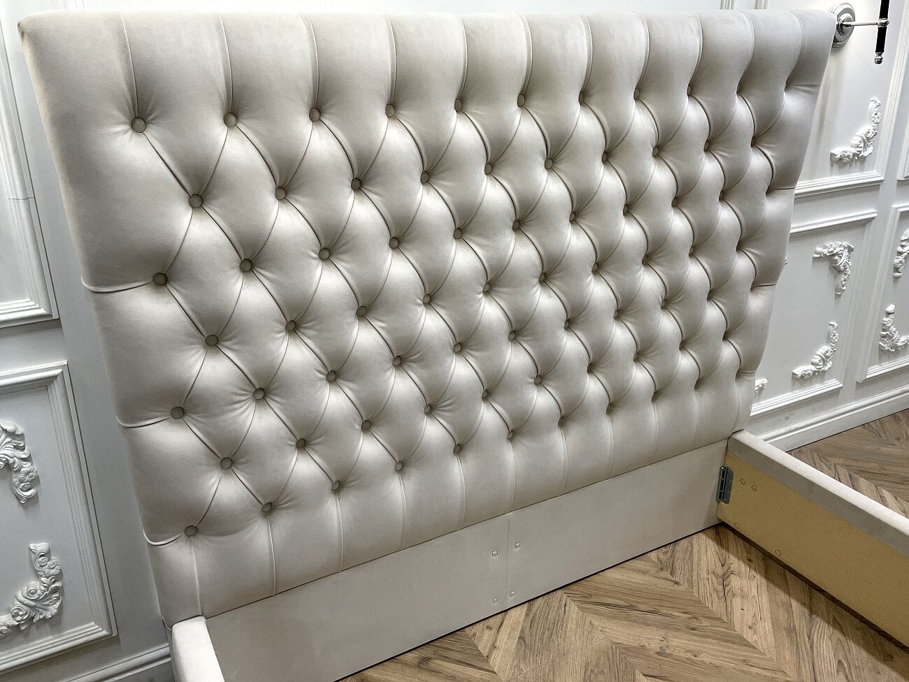 Кровать двуспальная 180х200 молочная из велюра QuickSand - изображение 6