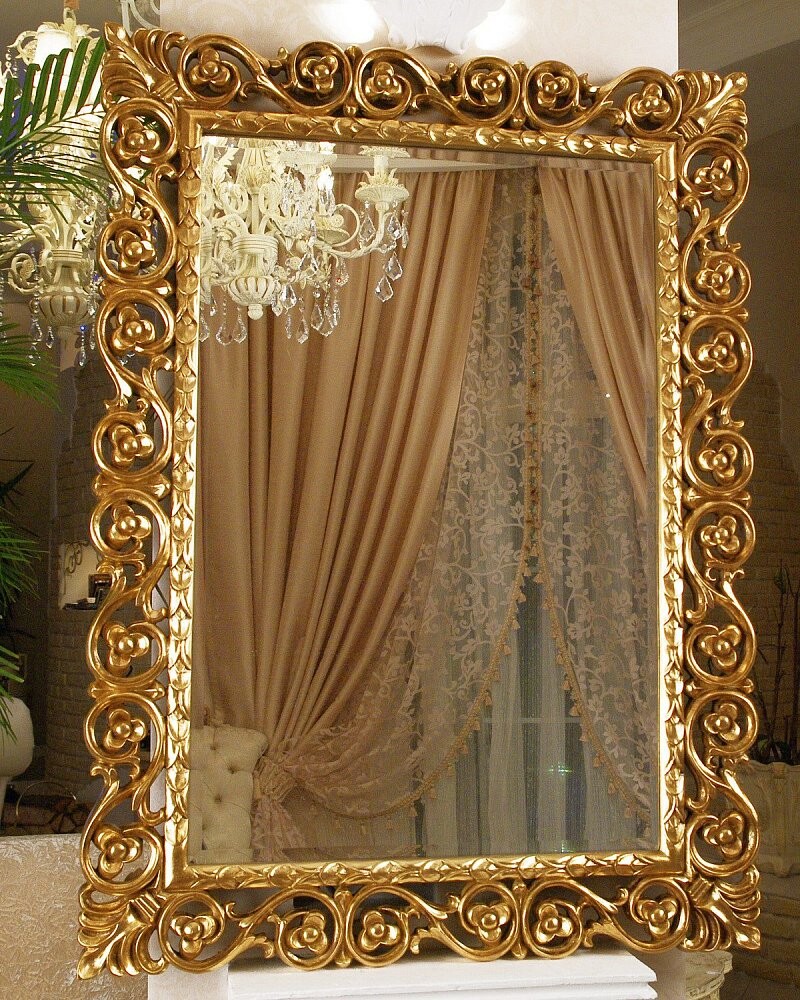 Зеркало настенное прямоугольное в золотой раме "Бергамо"