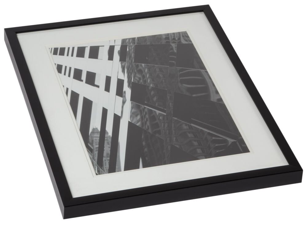 Постер в черной раме 44х54 см "Геометрия города"