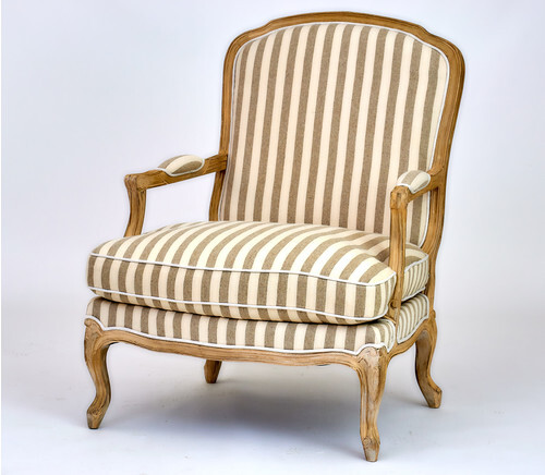Кресло с деревянными вставками