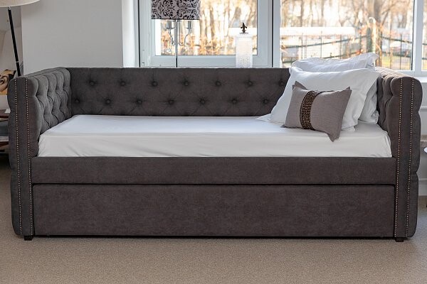 Диван-кровать Taira с дополнительным спальным местом в ткани обивки 90х200 коричневый - изображение 1