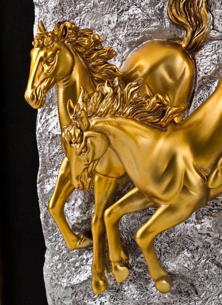 Золотой конь митридата. Золотой конь царя Митридата. Золотой конь. Лошадь из золота. Панно "лошади".