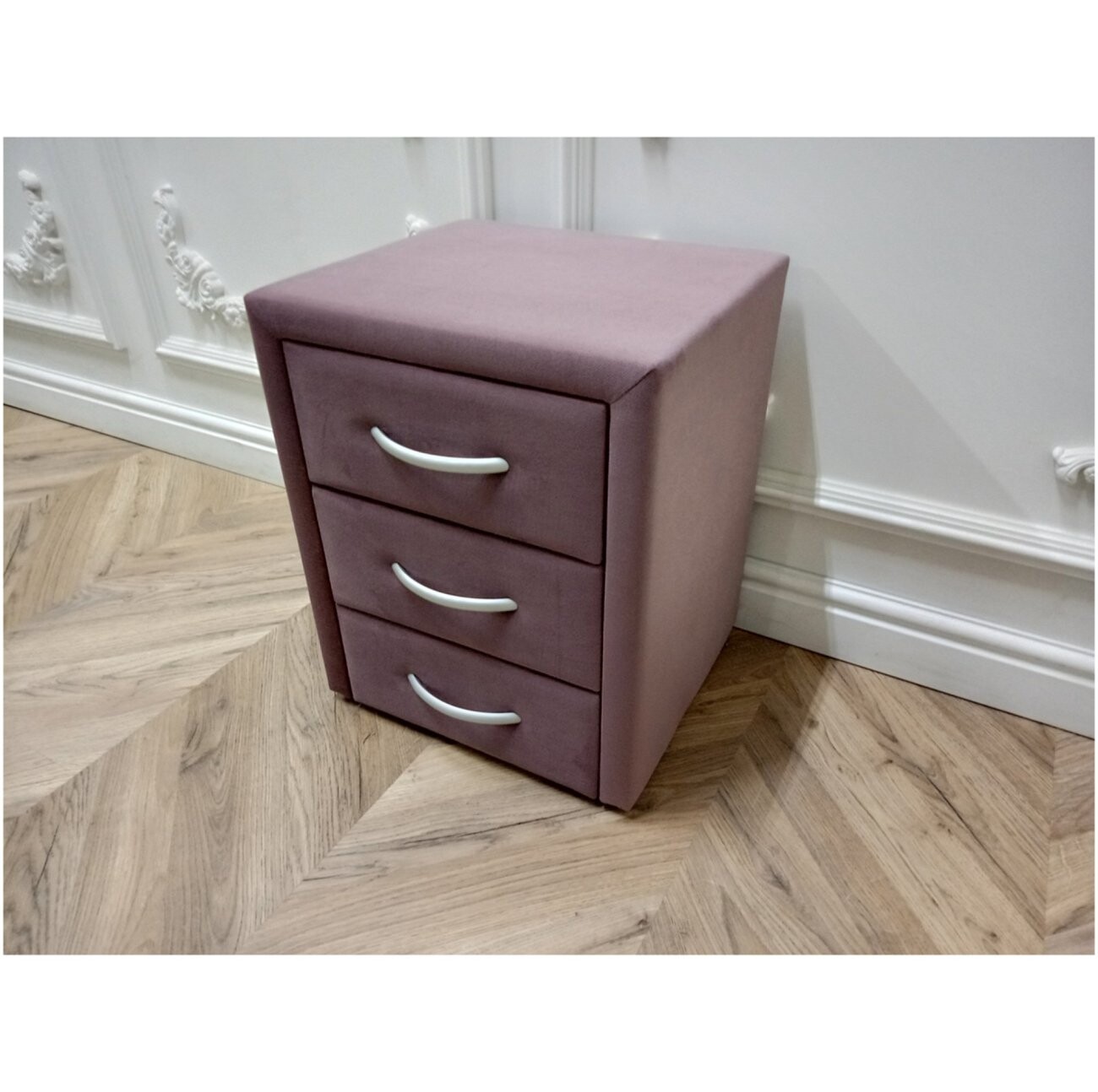 Прикроватная тумбочка с тремя ящиками розовая Эстетика Cabrio - изображение 5