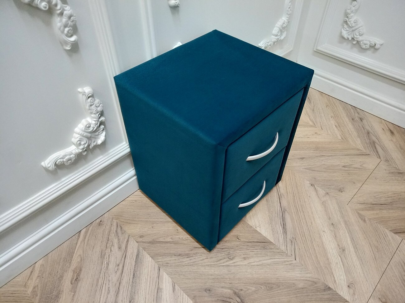 Прикроватная тумбочка с двумя ящиками бирюзовая Эстетика Velutto - изображение 3