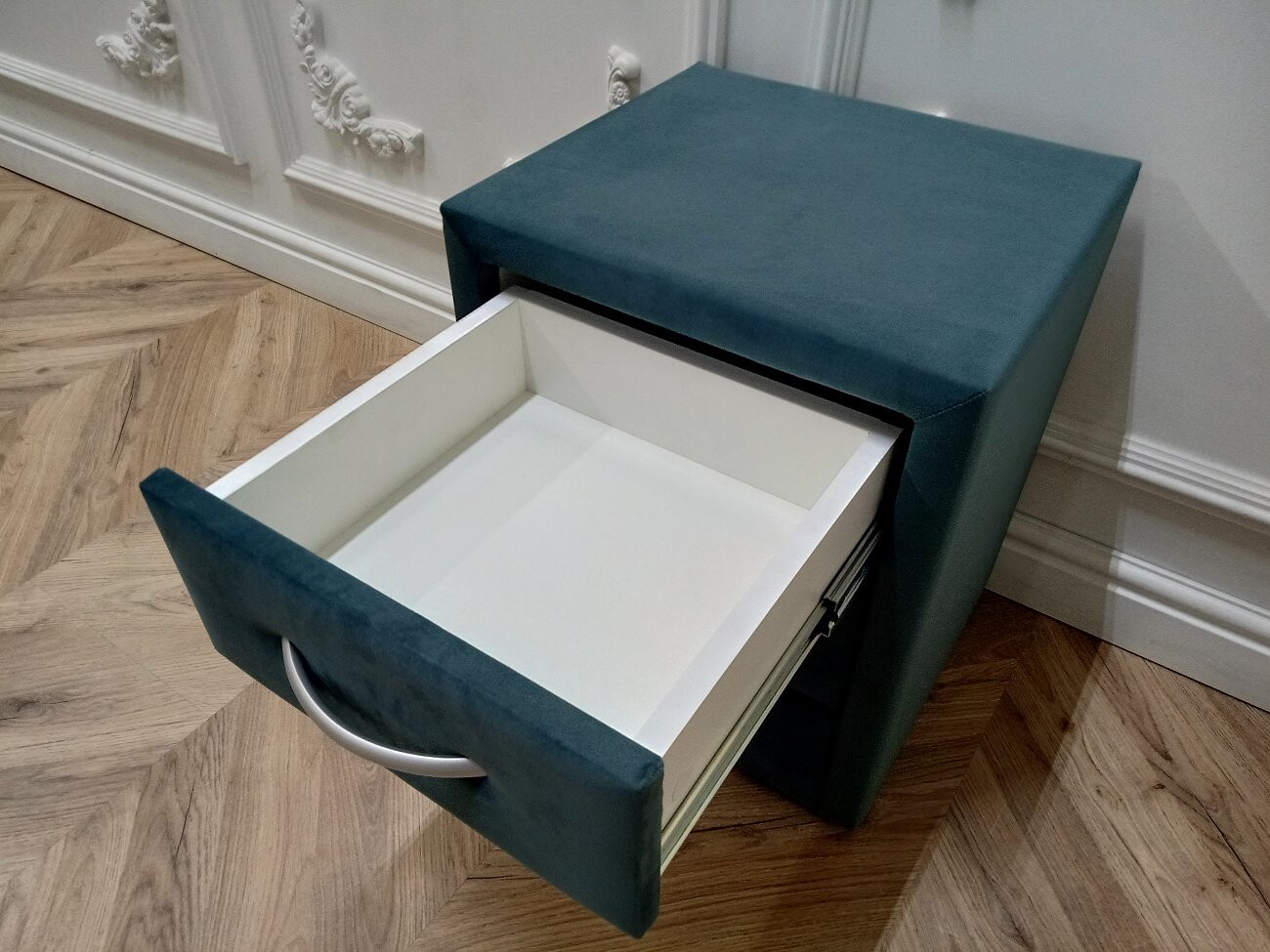 Прикроватная тумбочка с тремя ящиками зелёная Эстетика Rivera - изображение 6