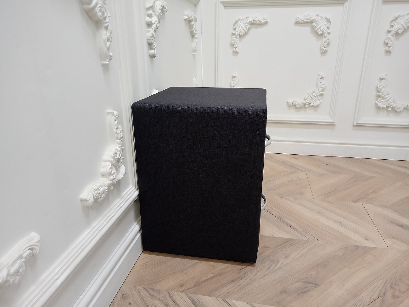 Прикроватная тумбочка с двумя ящиками черная Эстетика Montana - изображение 2