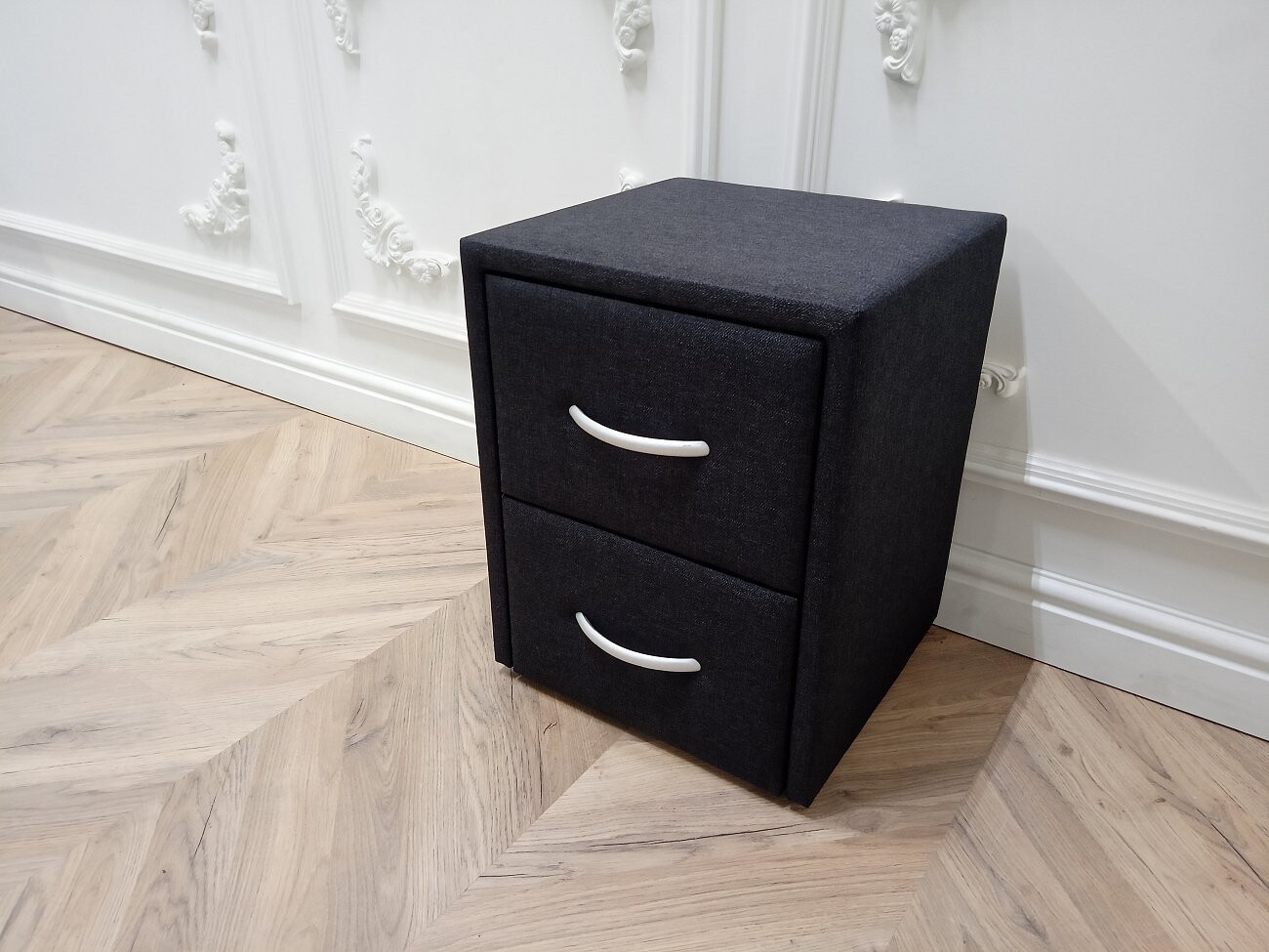 Прикроватная тумбочка с двумя ящиками черная Эстетика Montana - изображение 3