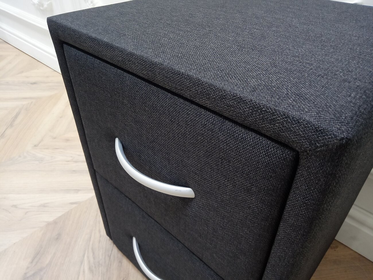 Прикроватная тумбочка с двумя ящиками черная Эстетика Montana - изображение 4