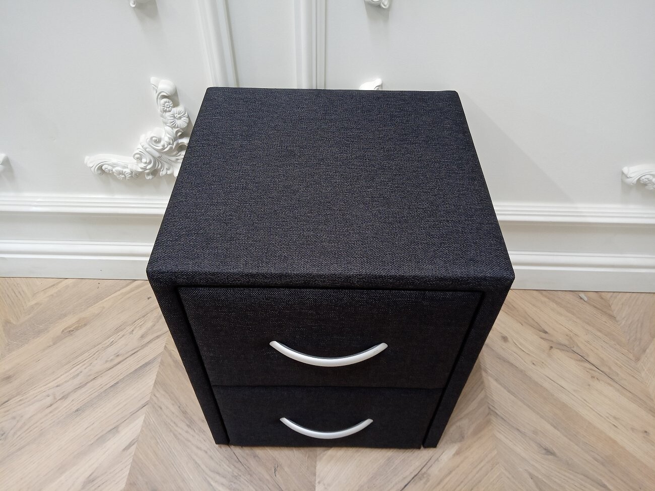 Прикроватная тумбочка с двумя ящиками черная Эстетика Montana - изображение 7