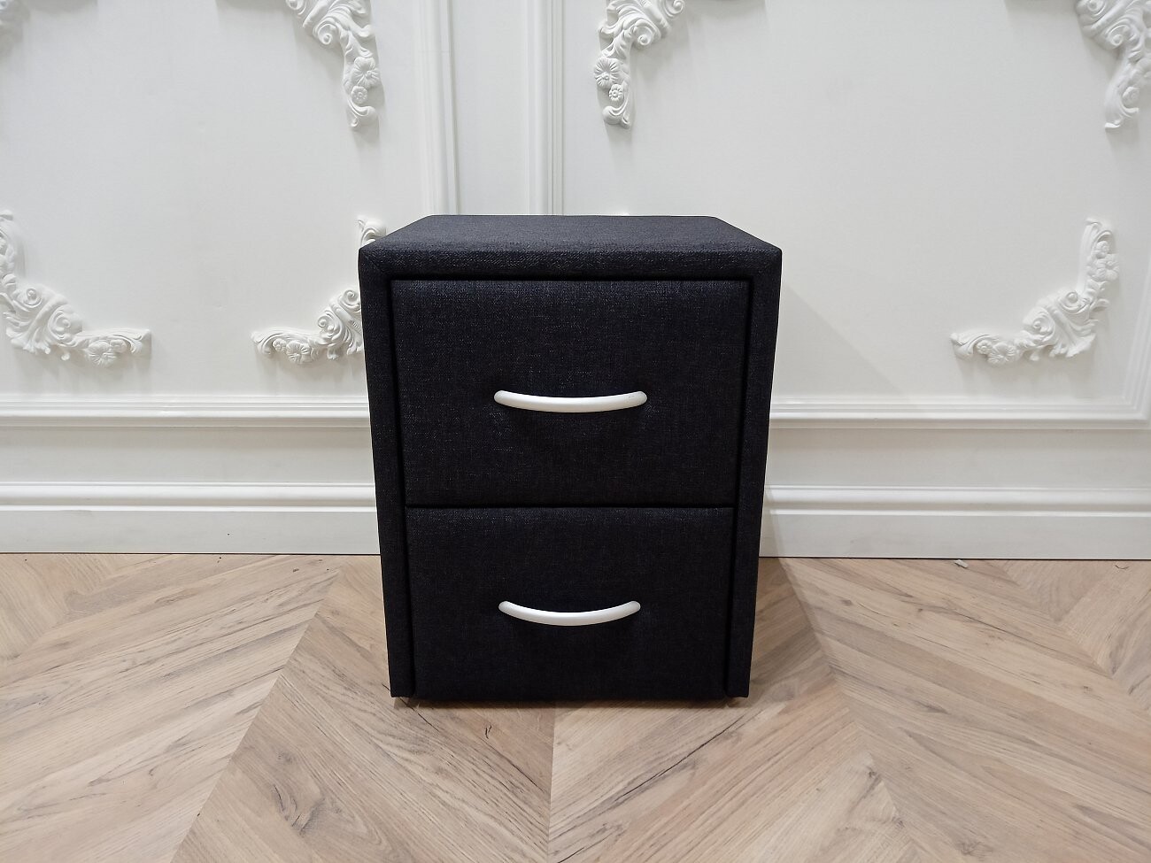 Прикроватная тумбочка с двумя ящиками черная Эстетика Montana - изображение 9