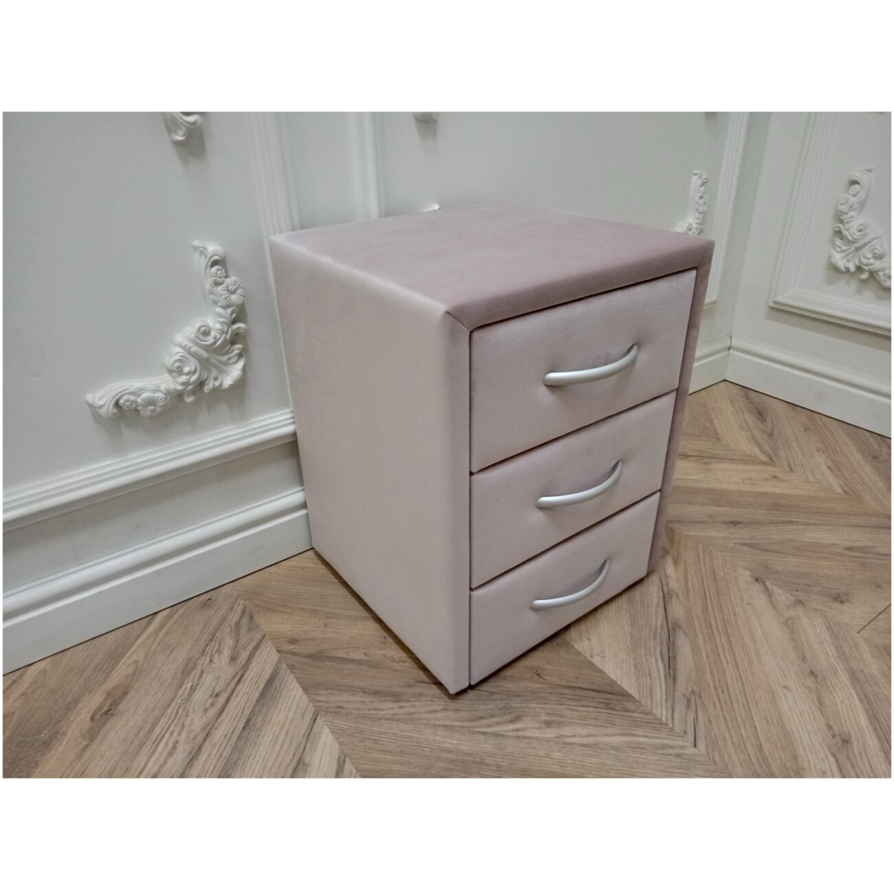 Прикроватная тумбочка с тремя ящиками розовая Эстетика Manhattan - изображение 3