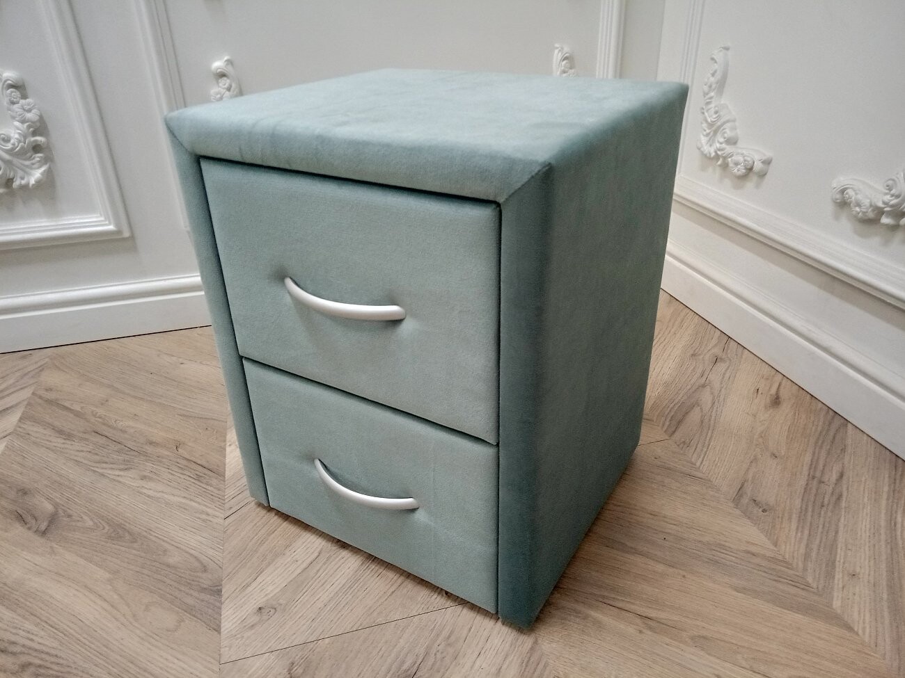 Прикроватная тумбочка с двумя ящиками голубая Эстетика Valery - изображение 5