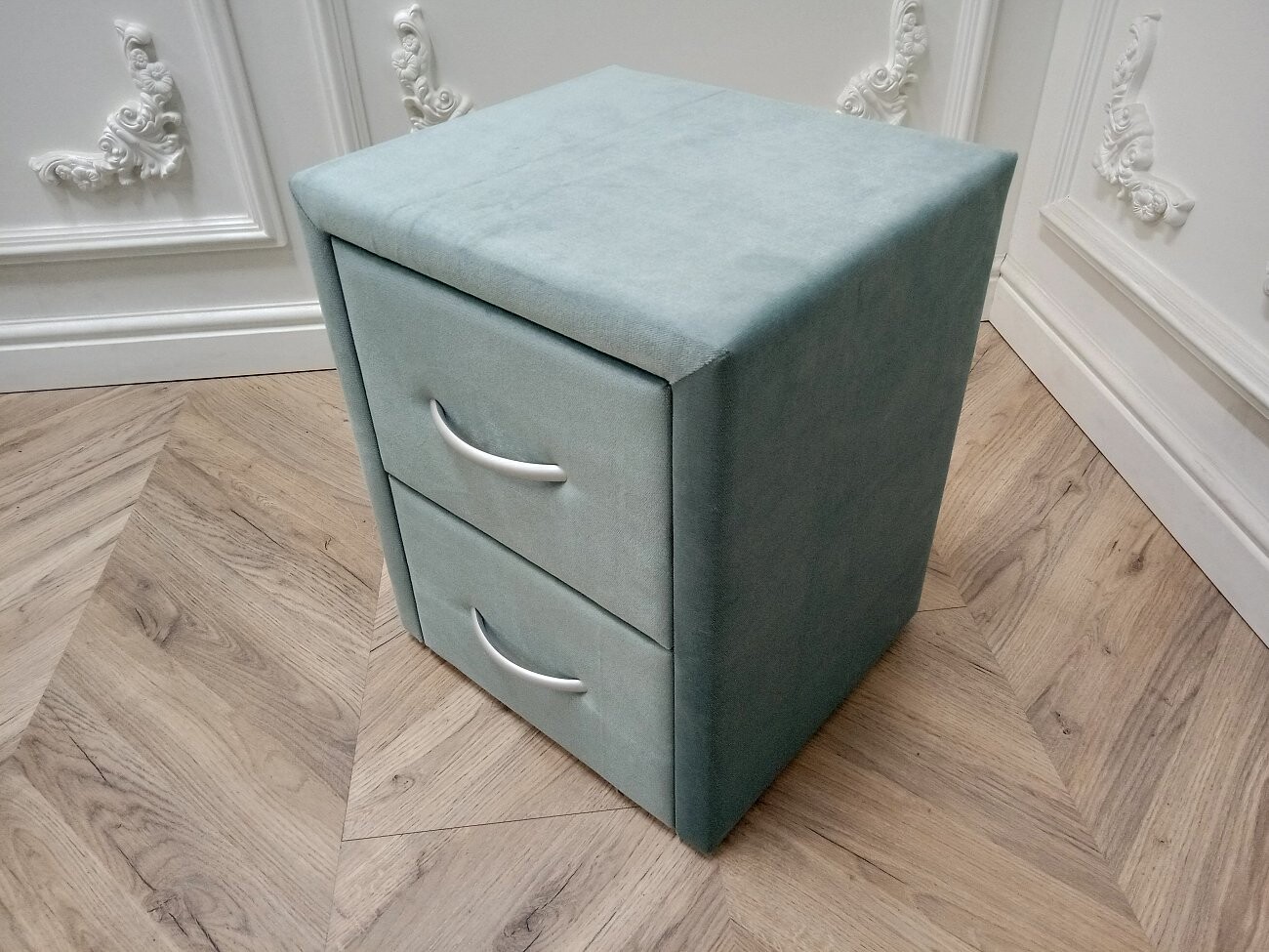 Прикроватная тумбочка с двумя ящиками голубая Эстетика Valery - изображение 6