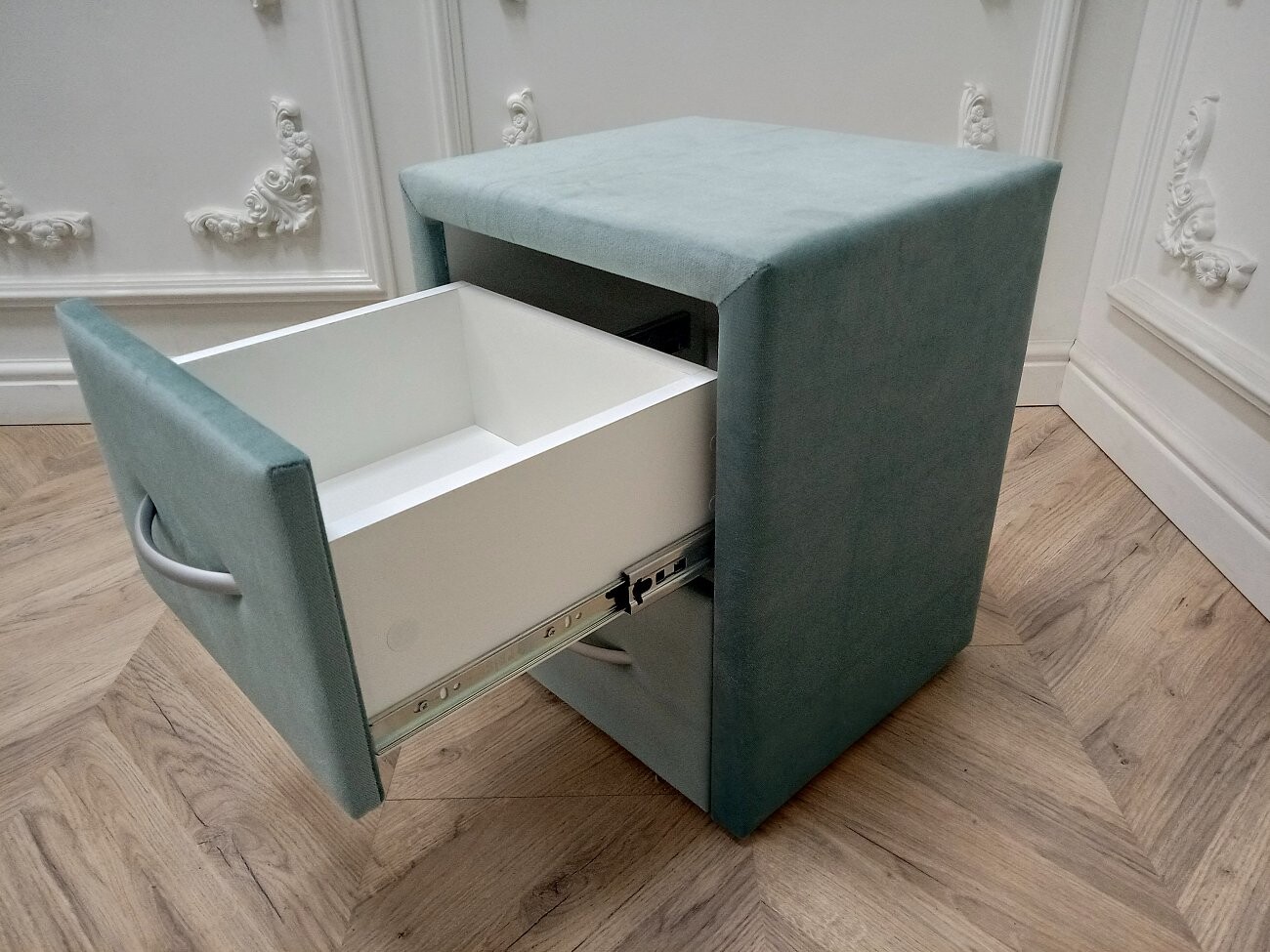 Прикроватная тумбочка с двумя ящиками голубая Эстетика Valery - изображение 7