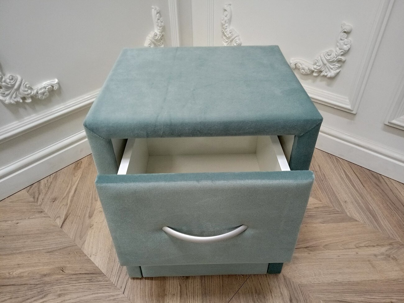 Прикроватная тумбочка с двумя ящиками голубая Эстетика Valery - изображение 8