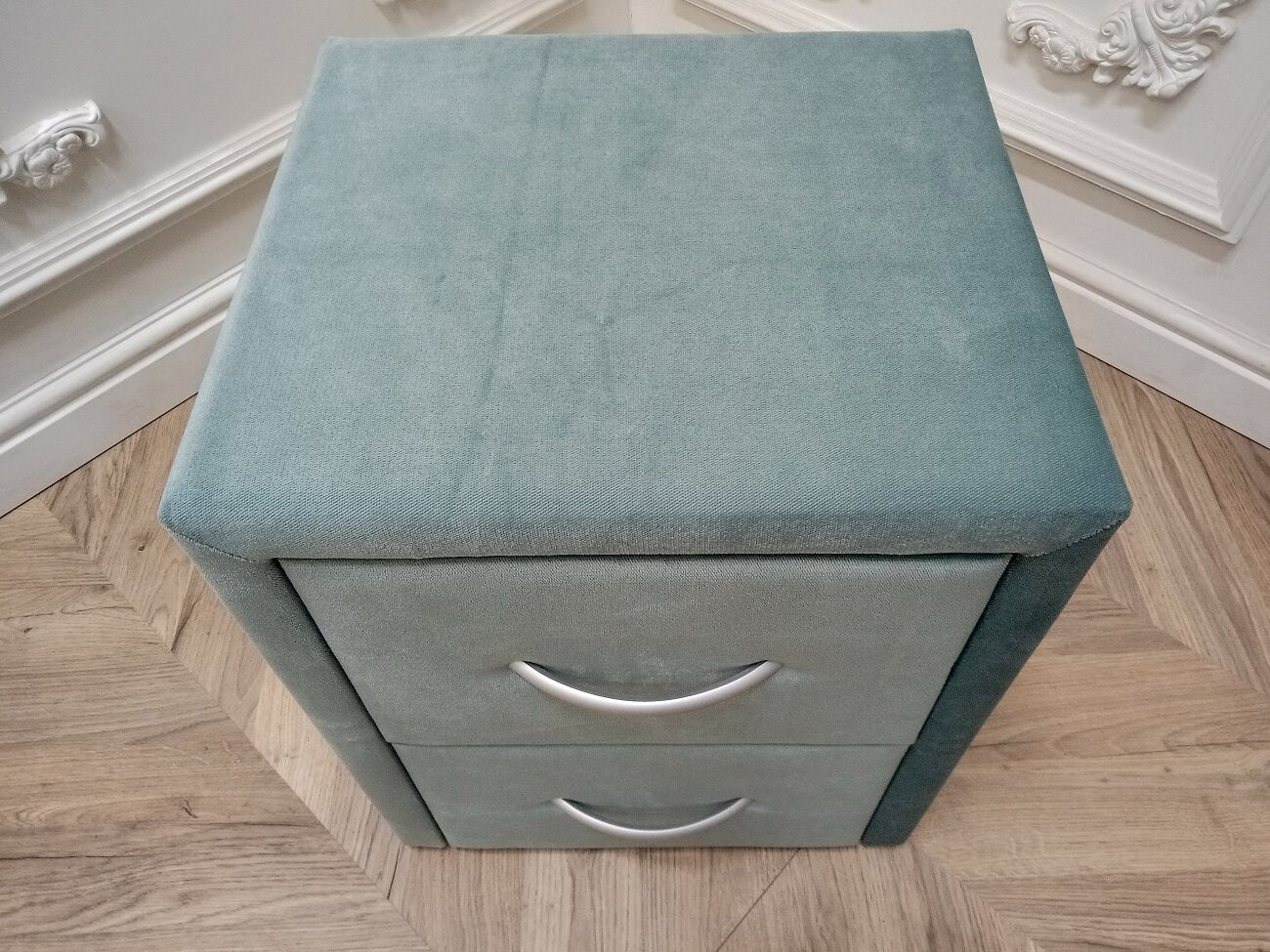 Прикроватная тумбочка с двумя ящиками голубая Эстетика Valery - изображение 9