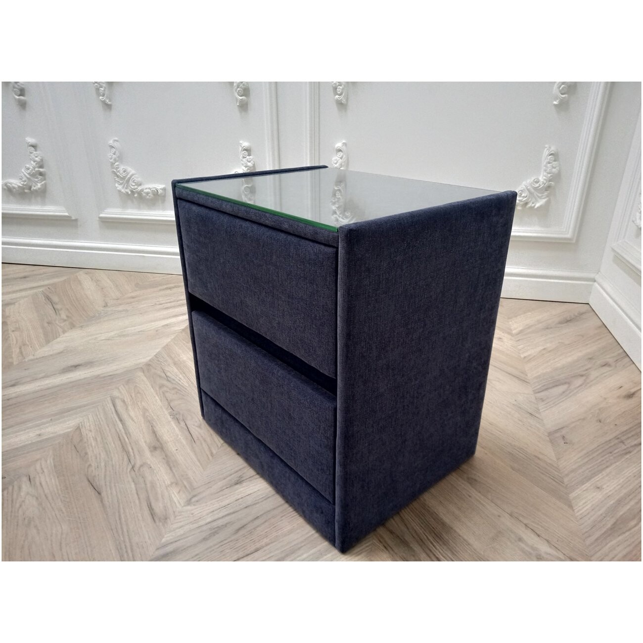 Прикроватная тумбочка со стеклом и двумя ящиками серо-синяя Encanto Velvet Lux - изображение 4