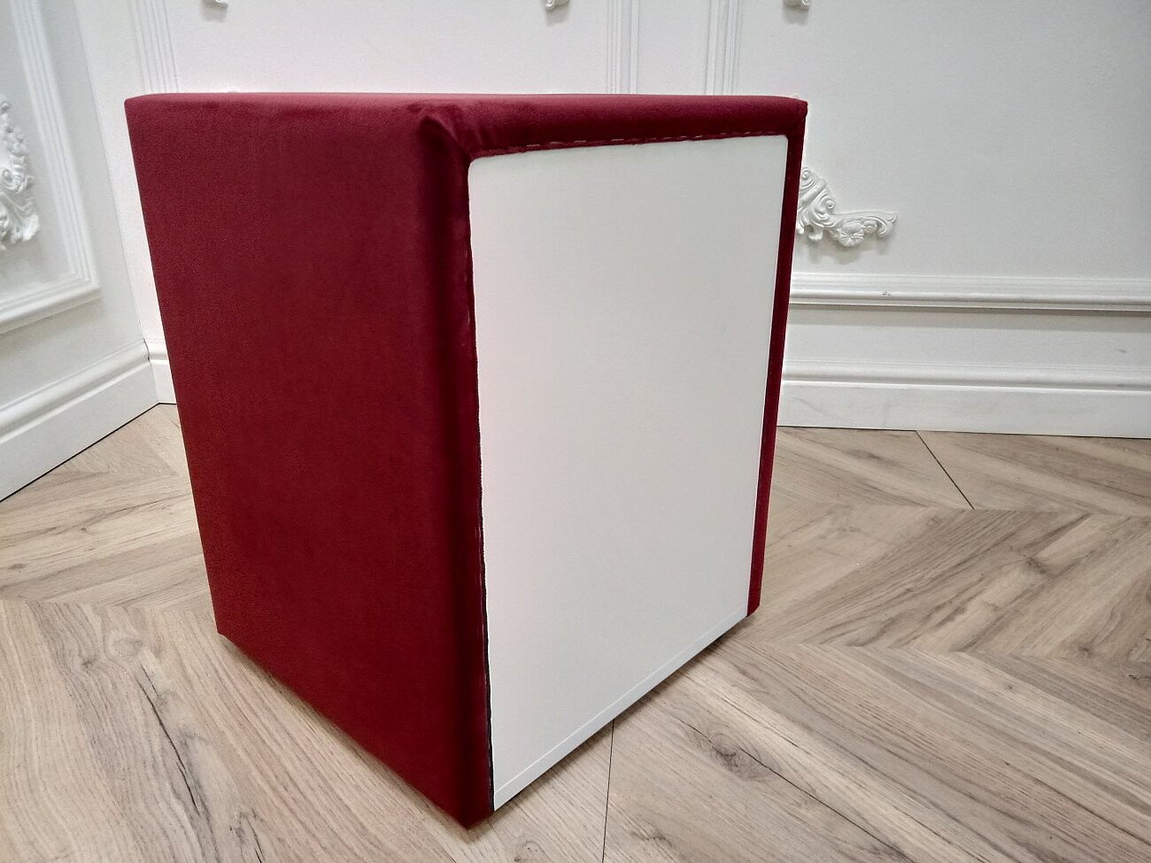 Прикроватная тумбочка с тремя ящиками красная Эстетика Rivera - изображение 10