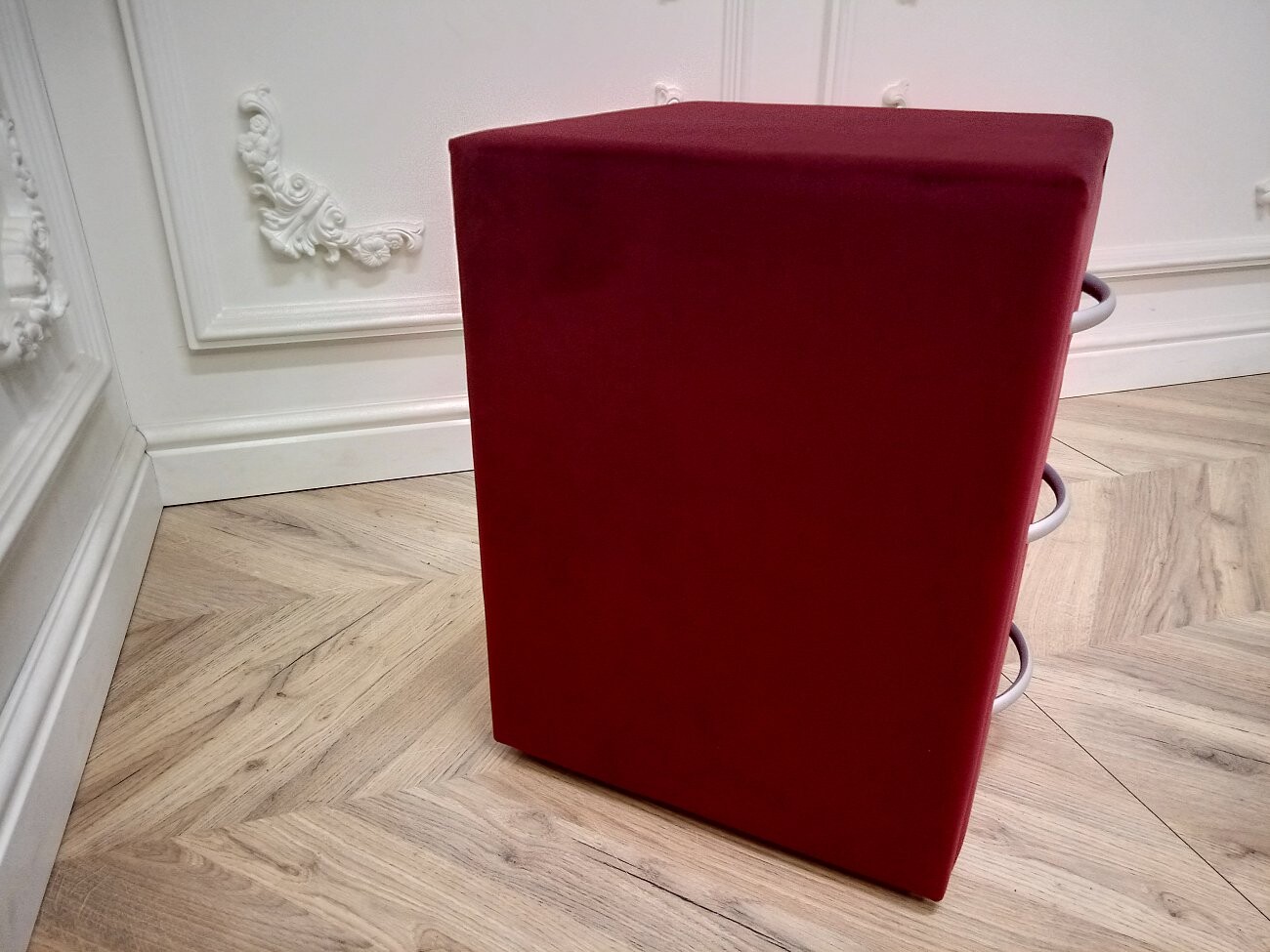 Прикроватная тумбочка с тремя ящиками красная Эстетика Rivera - изображение 4