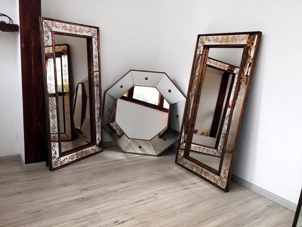 Зеркало венецианское восьмиугольное большое в раме с декором Michelle