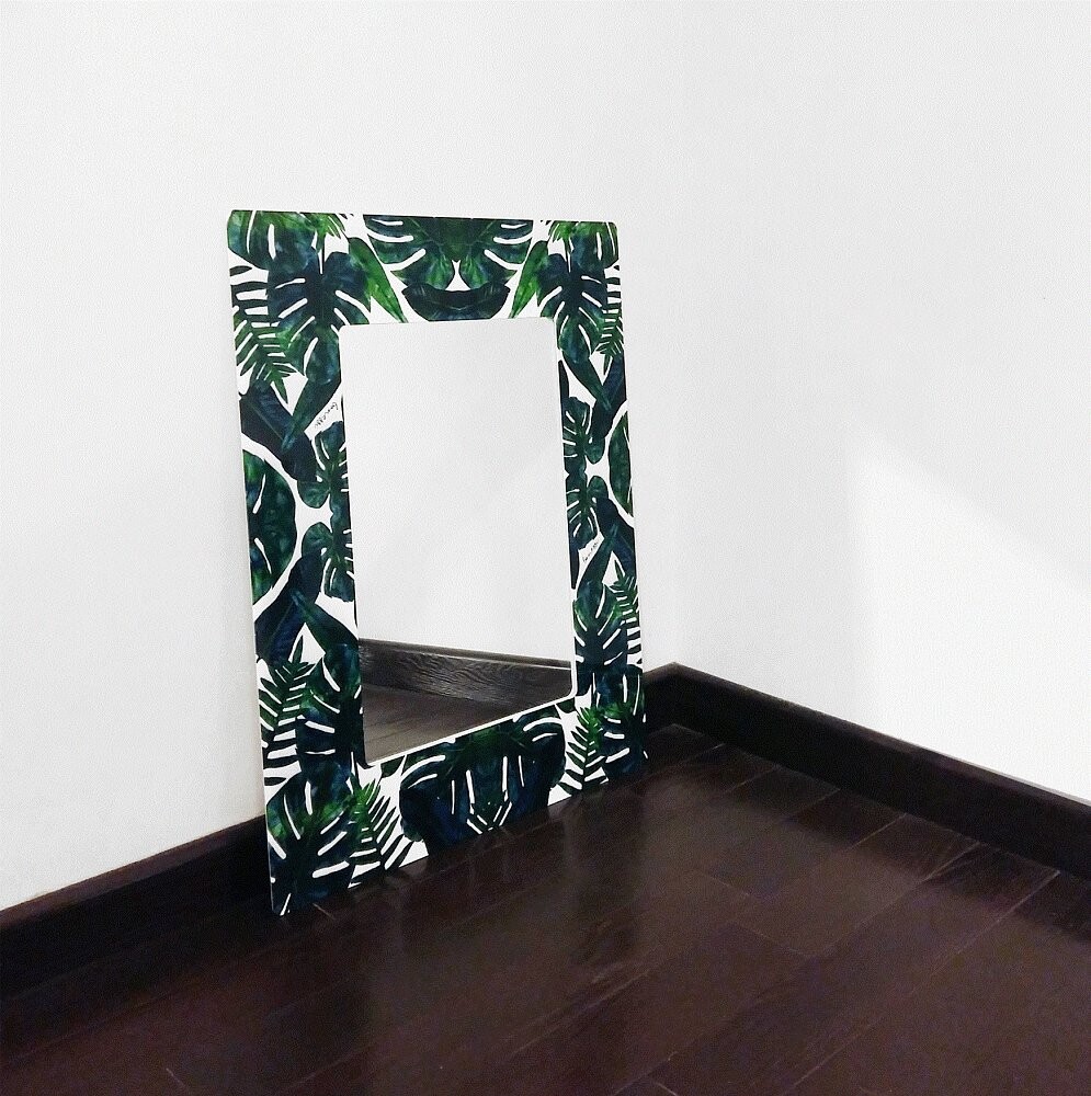 Зеркало прямоугольное в широкой раме с принтом Tropic
