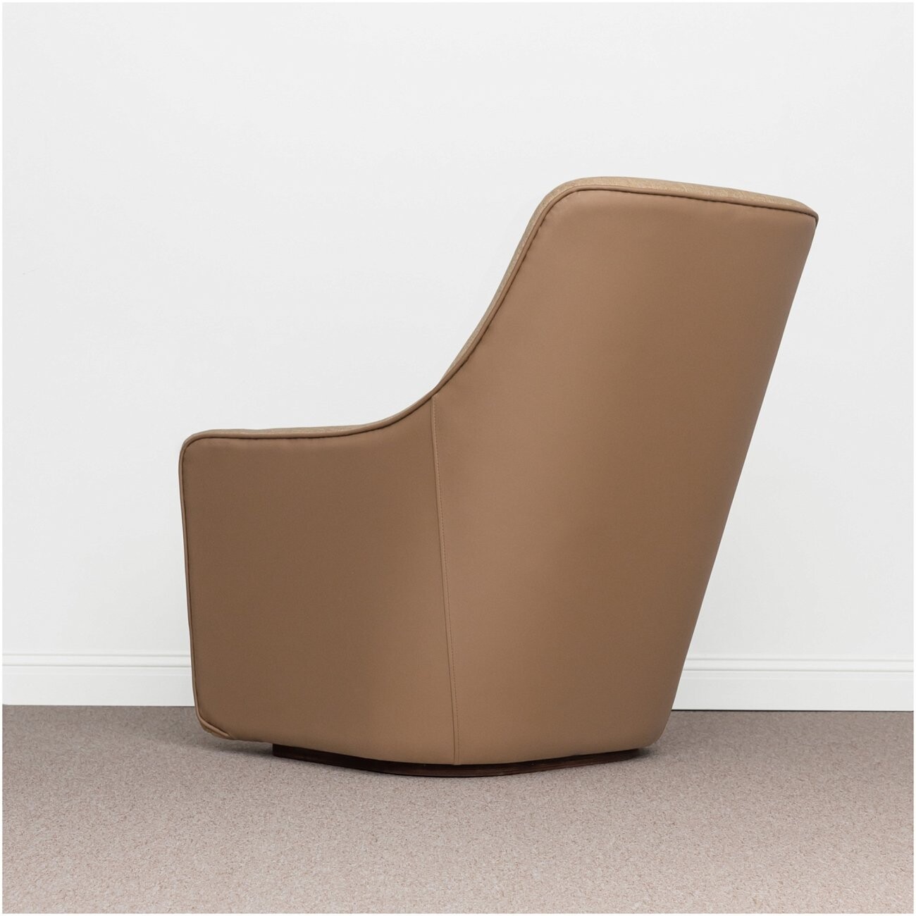 Кресло мягкое с подлокотниками бежевое Сhalet - изображение 3