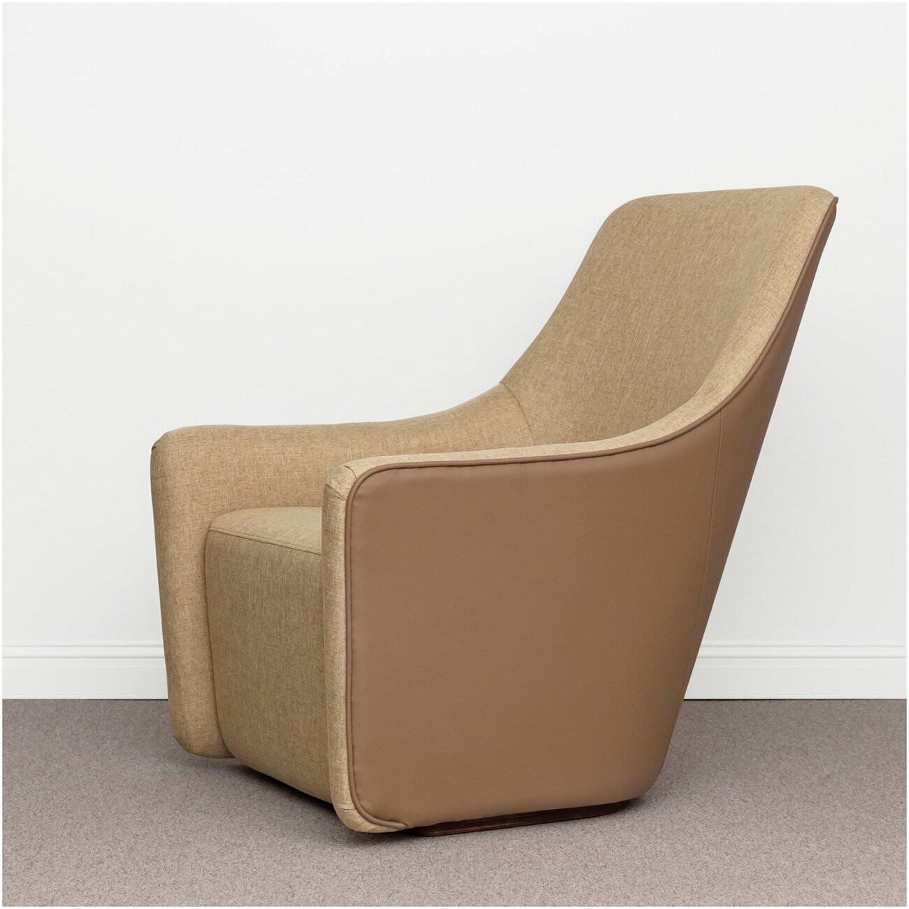 Кресло мягкое с подлокотниками бежевое Сhalet - изображение 5