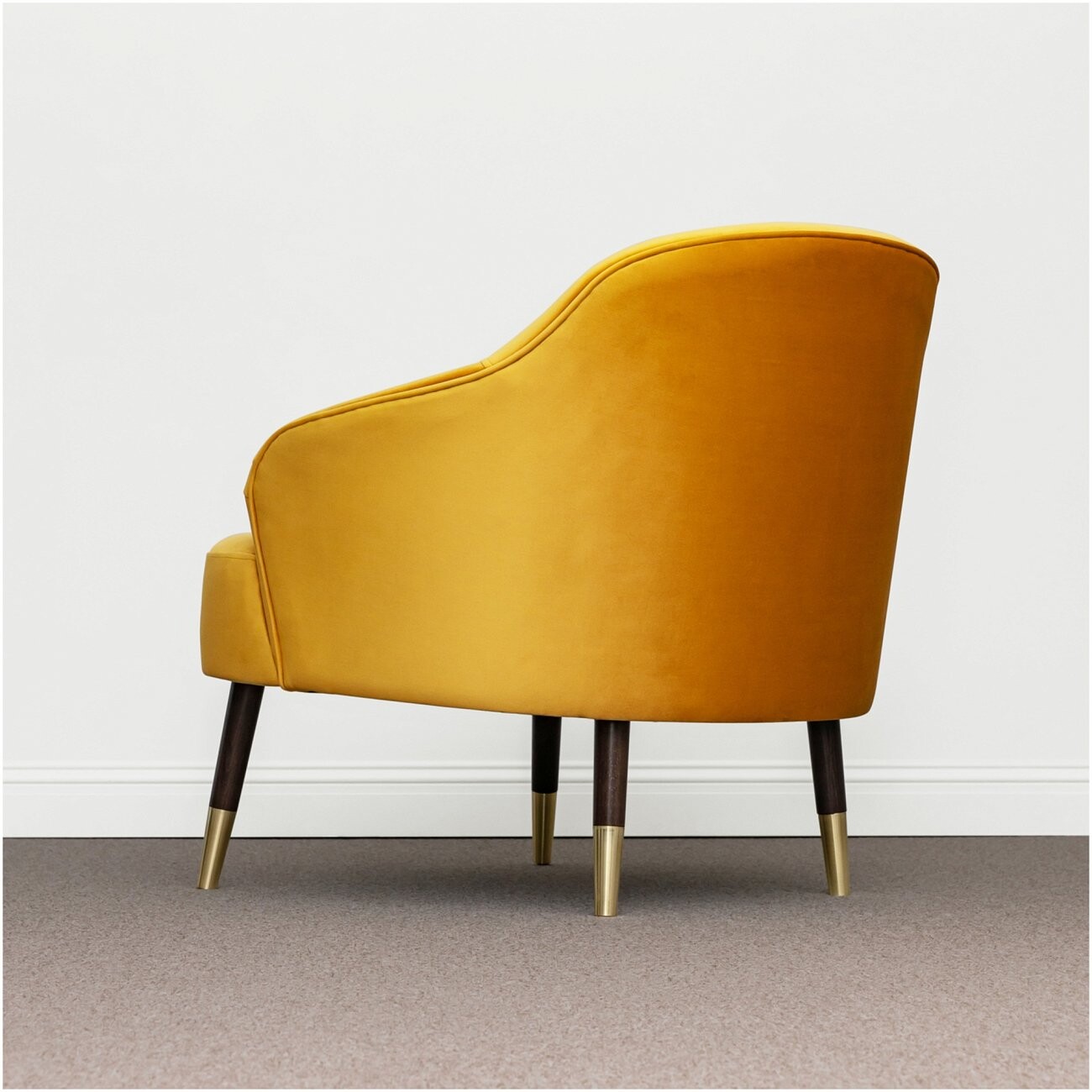 Кресло мягкое с подлокотниками на деревянных ножках охра Karin - изображение 3