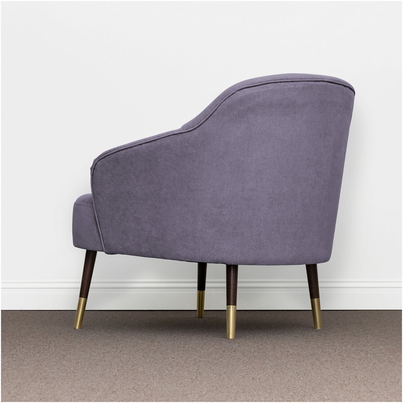 Кресло мягкое с подлокотниками на деревянных ножках сиреневое Karin - изображение 3