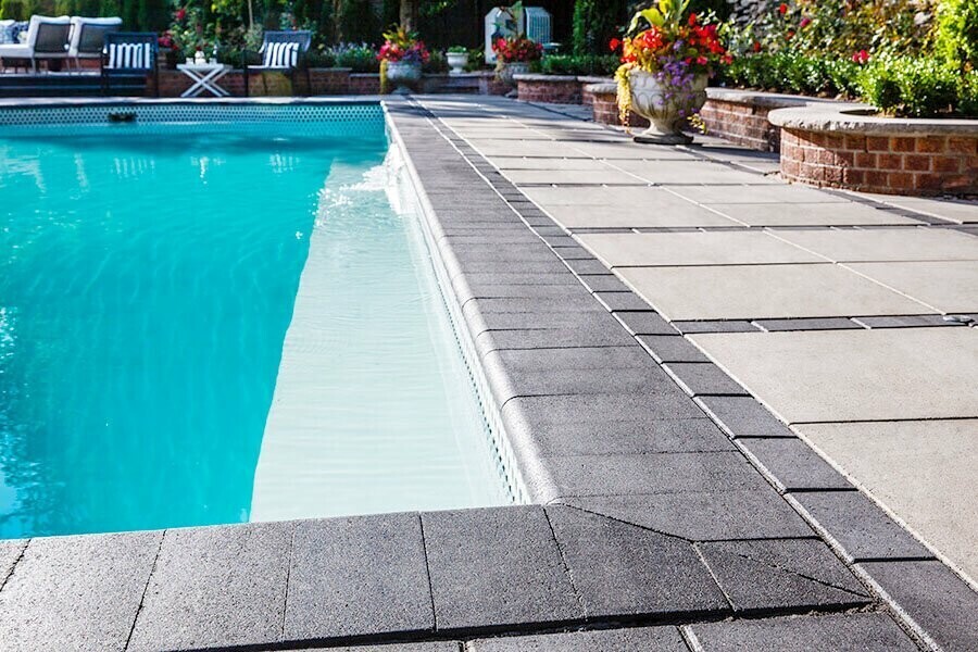 Грядет жаркое лето: быстрый способ изготовления бассейна с высокими стенками из камня