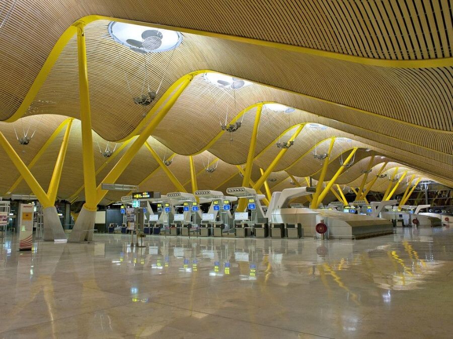 аэропорт Мадрида в стиле хай-тек