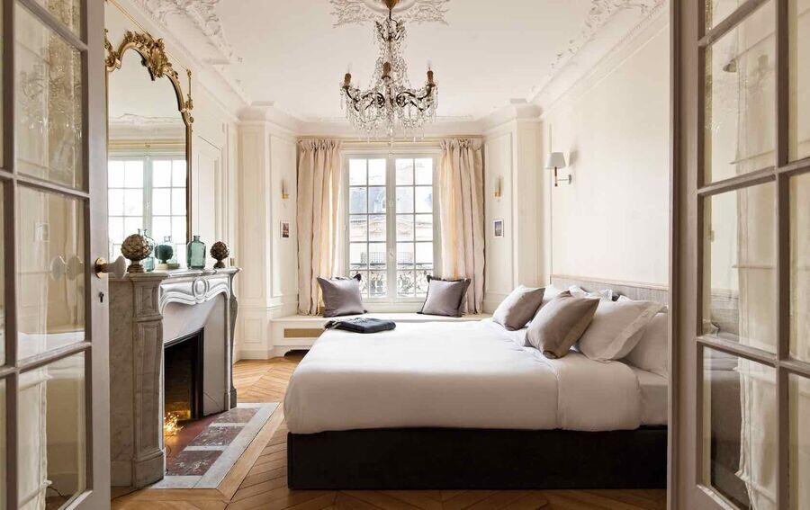 Спальня на мансарде со скошенным потолком: дизайн, фото, варианты оформления, идеи планировки