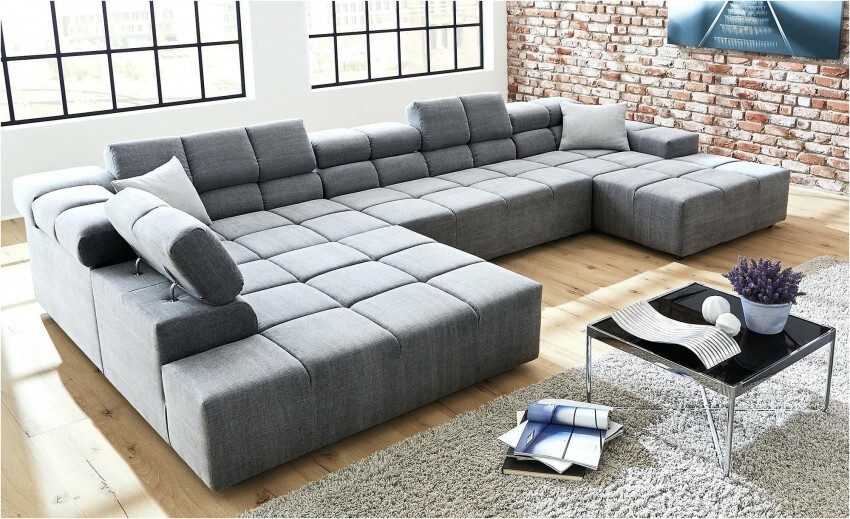 длинный диван в интерьере